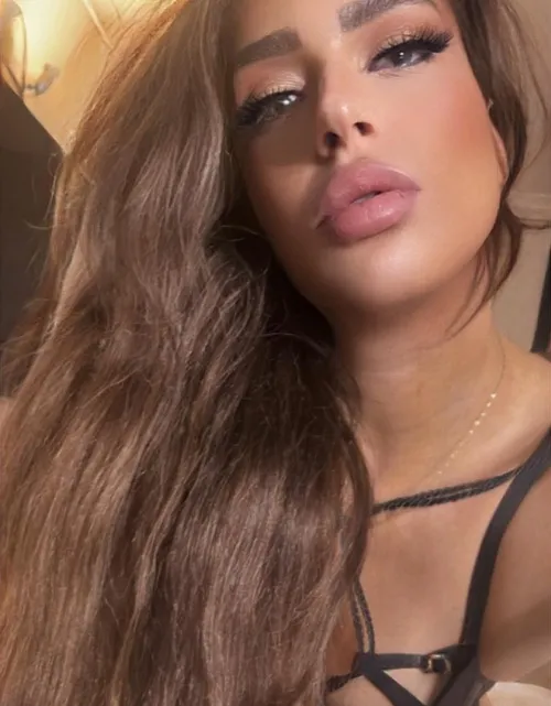 View Billie British Party Girl, Sydney Escort | Tel: 0481853777