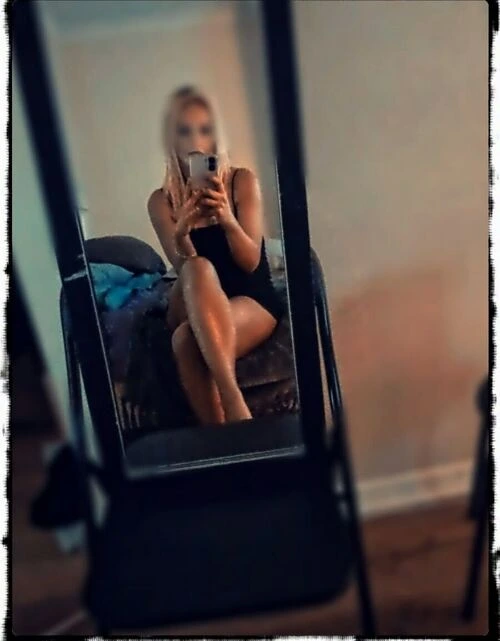 SEXY BLONDE BABE AVAIL!!