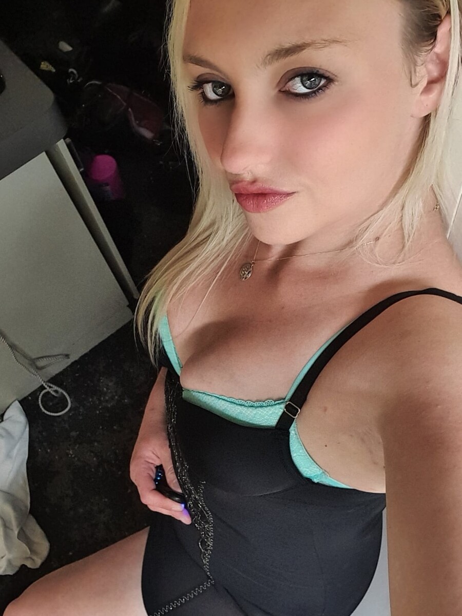 AUSSIE BLONDE | Perth escort | Tel: 0405773413