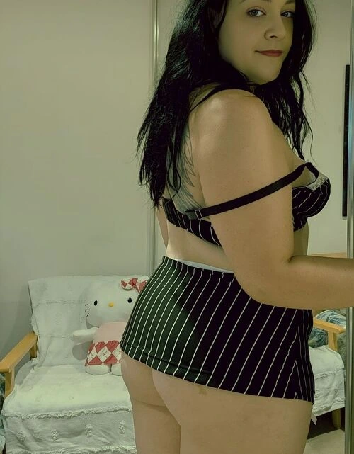 Sexy tall brunette 200/30